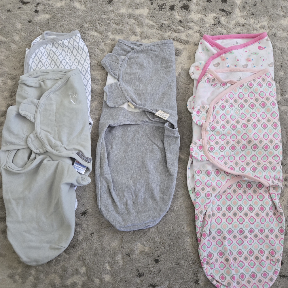 SwaddleMe Baby Wraps in Gray and White